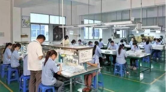 外企强硬撤离搬至越南,现又抢着回来,真把我国当 接盘侠